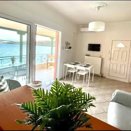 Seaside In Glyfada-trizonia Appartamento *